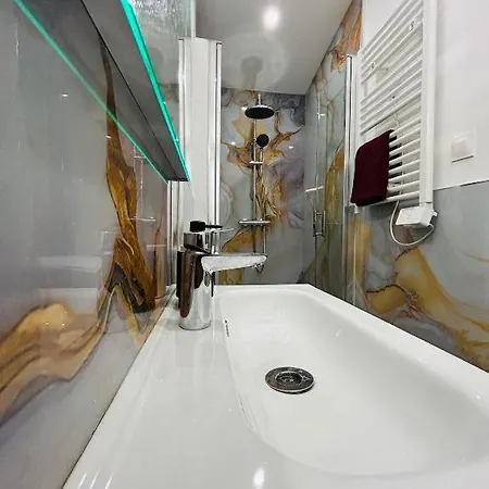 Lumineux Apartment